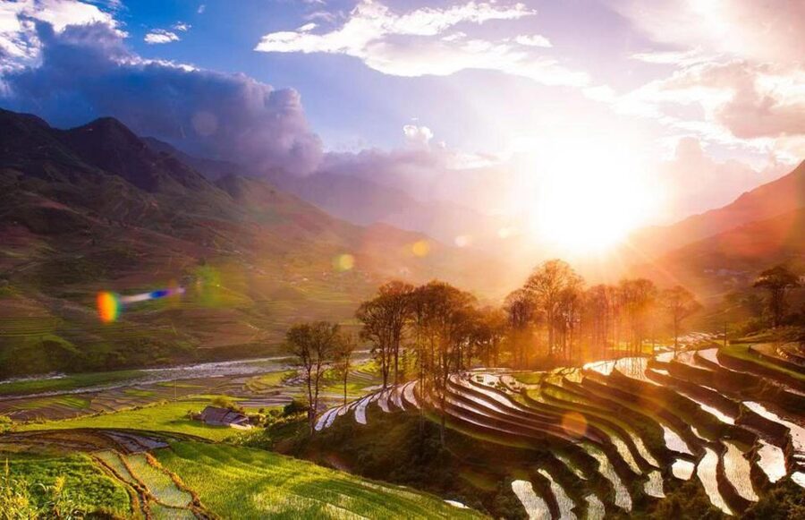 Sa Pa: Private Guided Tour on a Motorbike with Lunch - Through the Hmong village