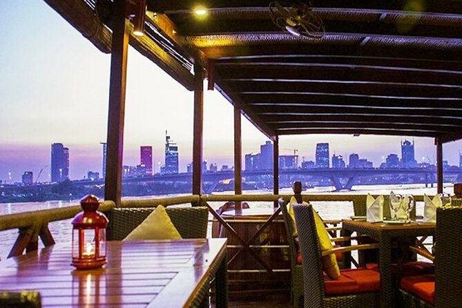 Saigon Evening: Water Puppet Show & Dinner Cruise Experience - Dinner choices, portions, and the timing problem