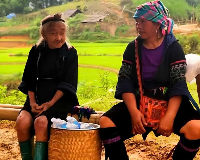 Sapa 1 Day Long Trek: Trek to Hau Thao and Sa Seng Villages - Sa Seng Mountain and the view toward Fansipan