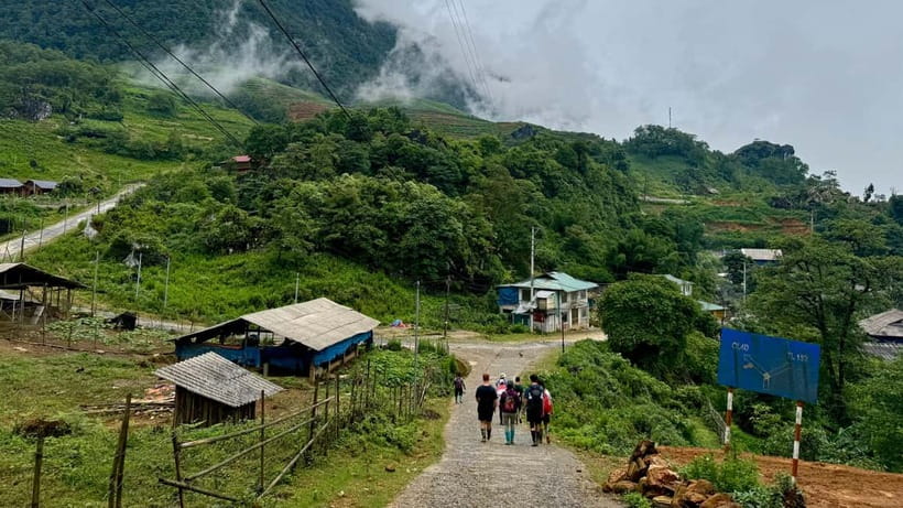 Sapa 2-Day Trekking Tour – Explore Villages & Scenic Trails - Day 1: Leaving Sapa for Y Linh Ho and Lao Chai