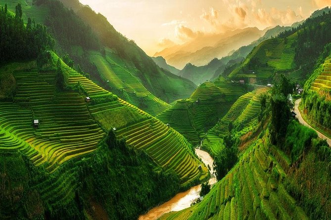 Sapa 2 Days 1 Night From Hanoi - Overnight in Hotel - The early bus from Hanoi to Sapa