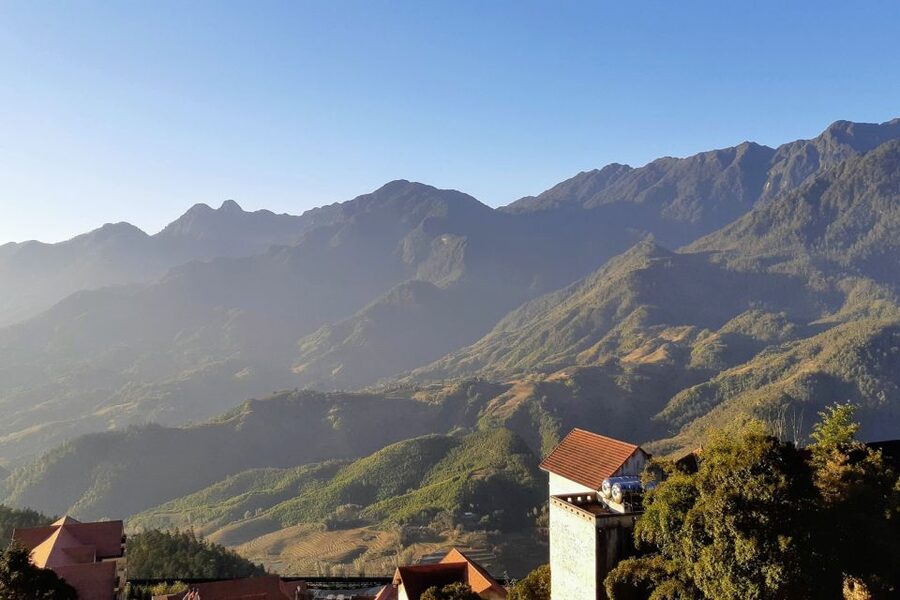 Sapa: 3-Day, 3-Night Trek and Hotel with Overnight Train - Guides, group size, and the local sales problem