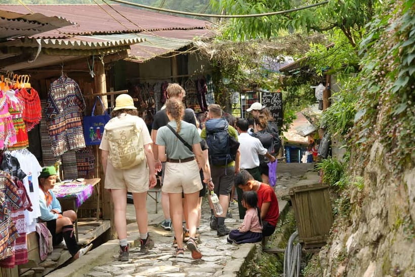 Sapa 3-Day Trekking Adventure from Hanoi - From Hanoi to Sapa by cabin bus