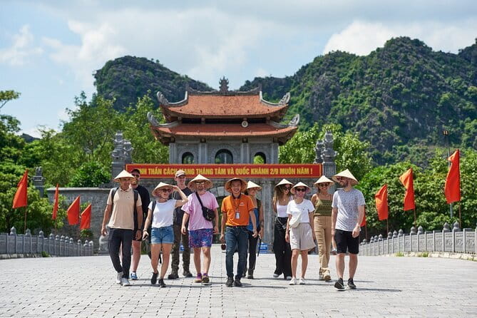 Sapa - Ha Giang Loop Tour 5 days 4 nights - What the small group and rider system mean