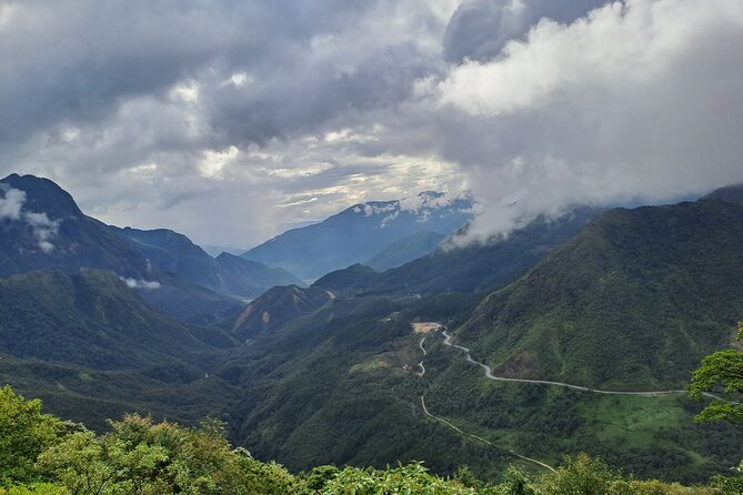 Sapa Love Silver Waterfall, Lonely Tree in Heaven Gate,San Sa Ho - The guides make a real difference