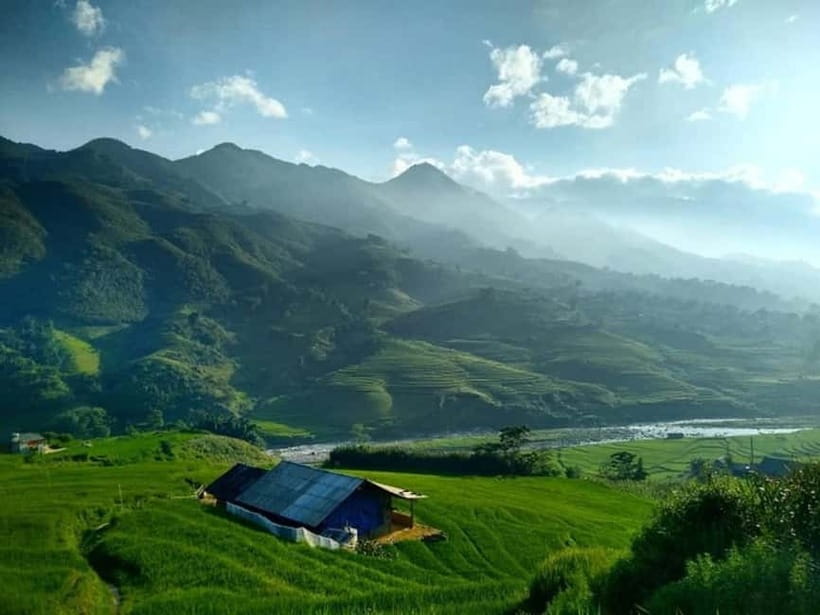 Sapa: Muong Hoa Mountain Views and Villages Trek with Lunch - Sa Seng Mountain puts the best view first