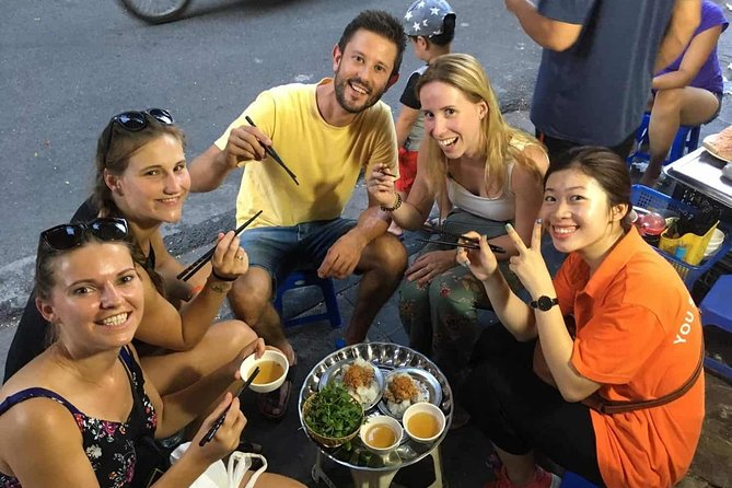Small-Group Street Food Cyclo Tour of Hanoi Old Quarter - Guides make the biggest difference