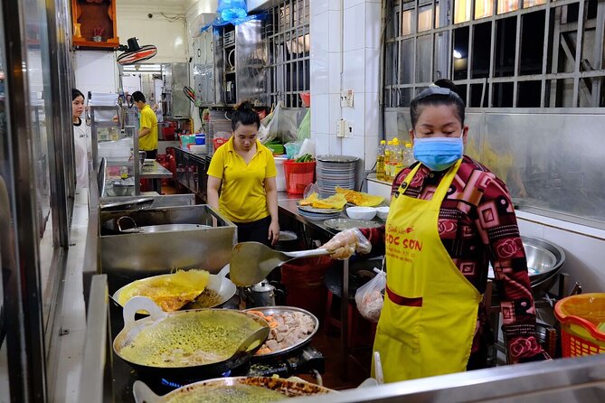 Super Niche Walking Street Food Tour in Ho Chi Minh City - What the guides add to the experience