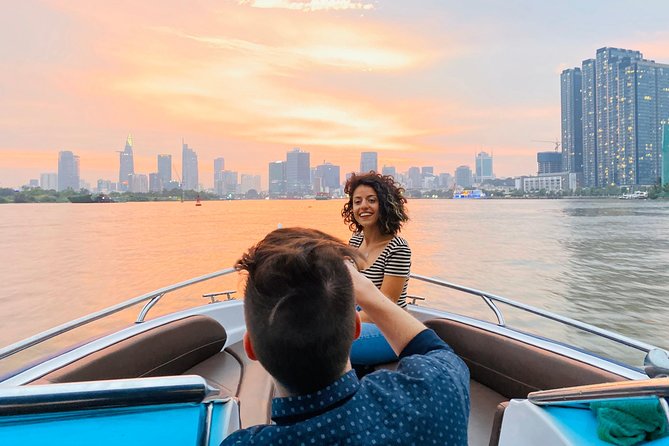 VIP Tour in Saigon: Romantic Sunset Cocktail by SpeedBoat - Guides who add more than directions
