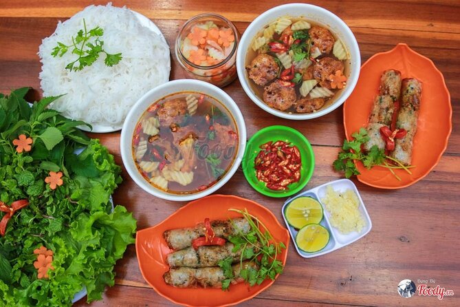 Walking Street Food Tour in Hanoi and Train Street - Starting in Hanoi’s Old Quarter